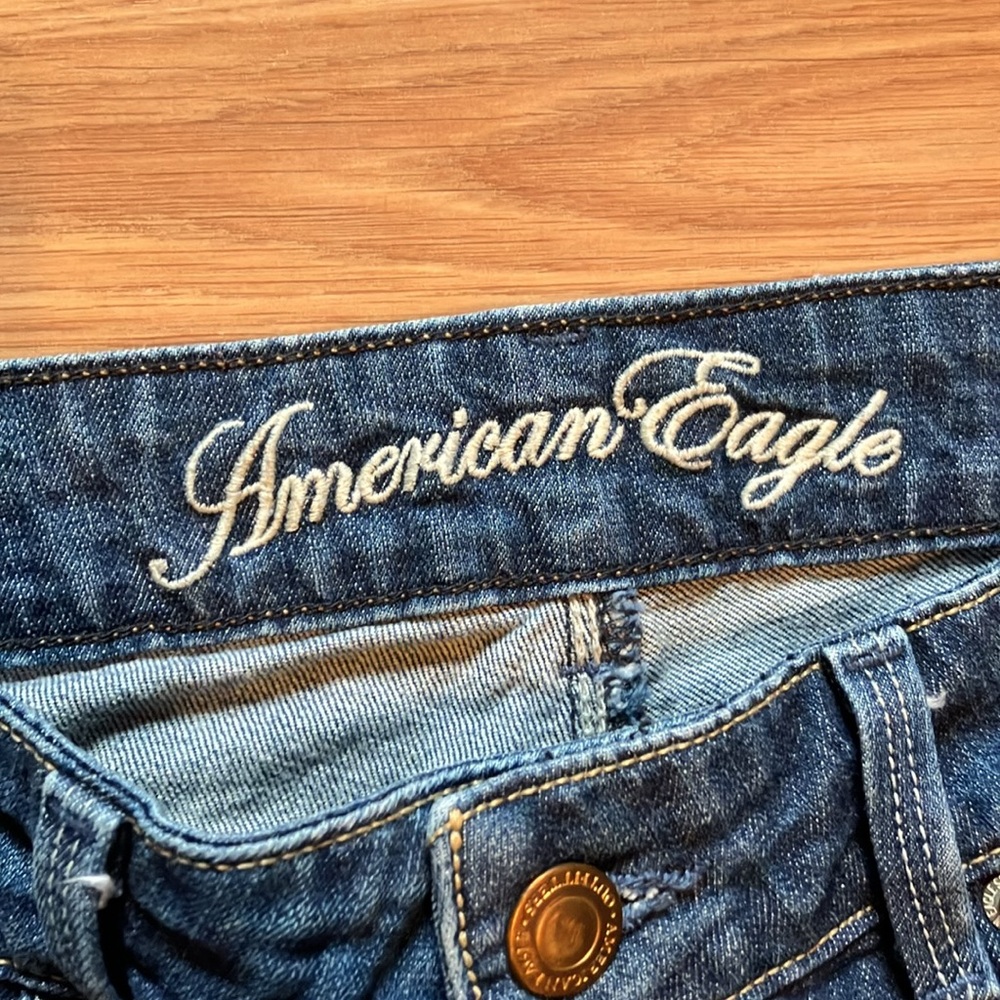 American Eagle Women’s Low Rise Bootcut Jean, Size 10 - Picture 6 of 8